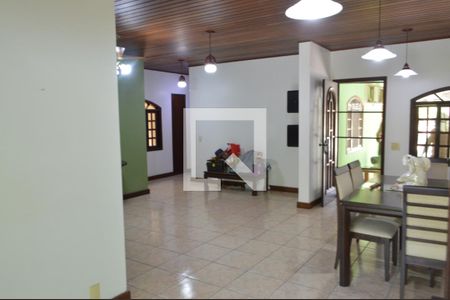 Sala de casa de condomínio para alugar com 5 quartos, 690m² em Anil, Rio de Janeiro