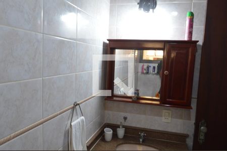 Casa de condomínio para alugar com 690m², 5 quartos e 4 vagasBanheiro