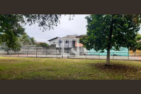 Casa de condomínio para alugar com 690m², 5 quartos e 4 vagasÁrea comum -Quadra de Tênis