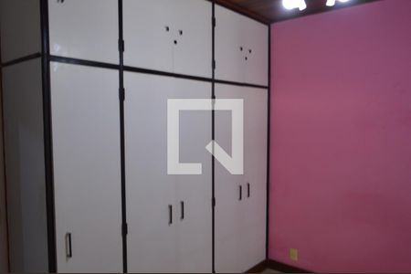 Casa de condomínio para alugar com 690m², 5 quartos e 4 vagasQuarto 3