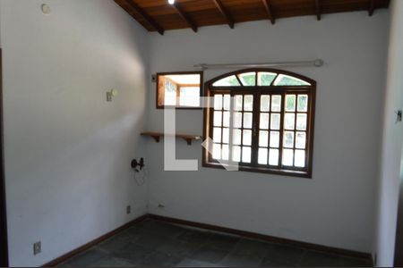 Casa de condomínio para alugar com 690m², 5 quartos e 4 vagasSuíte - Edicula