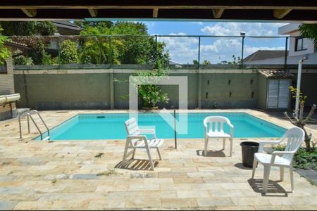 Casa de condomínio para alugar com 690m², 5 quartos e 4 vagasÁrea comum - Piscina