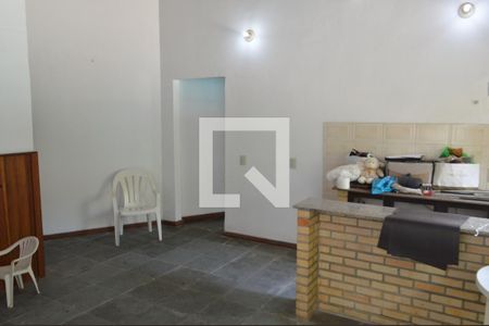 Casa de condomínio para alugar com 690m², 5 quartos e 4 vagasCozinha - Edicula
