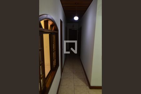 Casa de condomínio para alugar com 690m², 5 quartos e 4 vagasCorredor