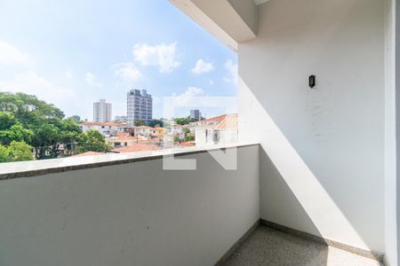 Casa à venda com 455m², 4 quartos e 6 vagas Casa à venda com 455m², 4 quartos e 6 vagasVaranda da Suíte 2