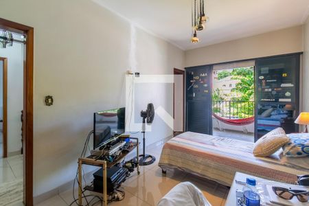 Casa à venda com 455m², 4 quartos e 6 vagas Casa à venda com 455m², 4 quartos e 6 vagasQuarto 4