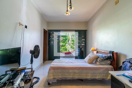 Casa à venda com 455m², 4 quartos e 6 vagas Casa à venda com 455m², 4 quartos e 6 vagasQuarto 4