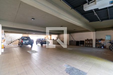 Casa à venda com 455m², 4 quartos e 6 vagas Casa à venda com 455m², 4 quartos e 6 vagasGaragem