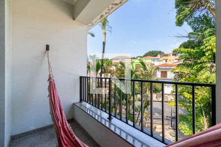 Casa à venda com 455m², 4 quartos e 6 vagas Casa à venda com 455m², 4 quartos e 6 vagasVaranda do Quarto 4