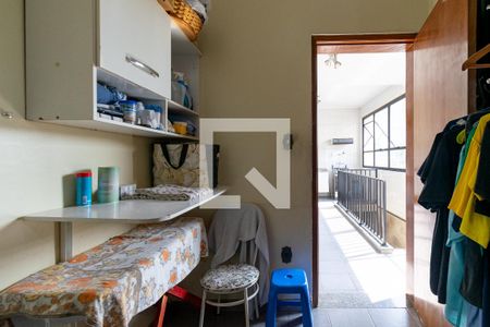 Casa à venda com 455m², 4 quartos e 6 vagas Casa à venda com 455m², 4 quartos e 6 vagasQuarto de Serviço