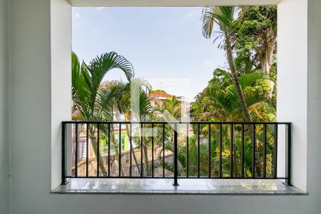 Casa à venda com 455m², 4 quartos e 6 vagas Casa à venda com 455m², 4 quartos e 6 vagasVaranda da Suíte 3