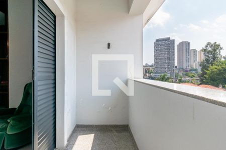 Casa à venda com 455m², 4 quartos e 6 vagas Casa à venda com 455m², 4 quartos e 6 vagasVaranda da Suíte 1