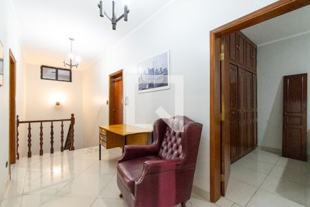 Casa à venda com 455m², 4 quartos e 6 vagas Casa à venda com 455m², 4 quartos e 6 vagasHall dos quartos