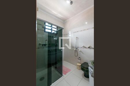 Casa à venda com 455m², 4 quartos e 6 vagas Casa à venda com 455m², 4 quartos e 6 vagasBanheiro da Suíte 2