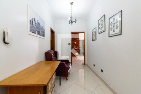 Casa à venda com 455m², 4 quartos e 6 vagas Casa à venda com 455m², 4 quartos e 6 vagasHall dos quartos