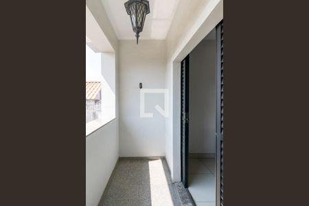 Casa à venda com 455m², 4 quartos e 6 vagas Casa à venda com 455m², 4 quartos e 6 vagasVaranda da Suíte 1