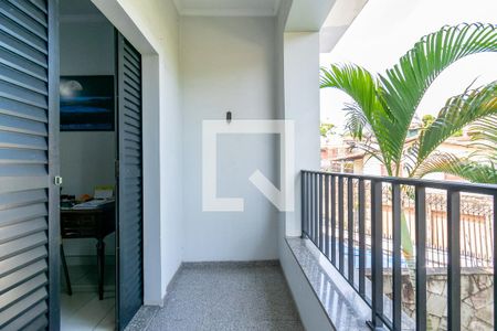 Casa à venda com 455m², 4 quartos e 6 vagas Casa à venda com 455m², 4 quartos e 6 vagasVaranda da Suíte 3