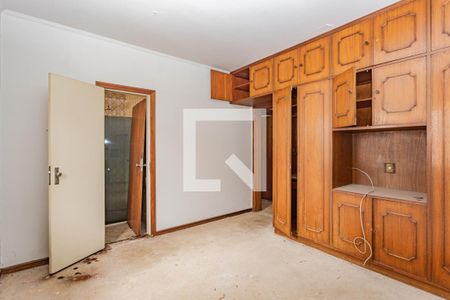 Casa à venda com 361m², 4 quartos e 5 vagasSuíte 2