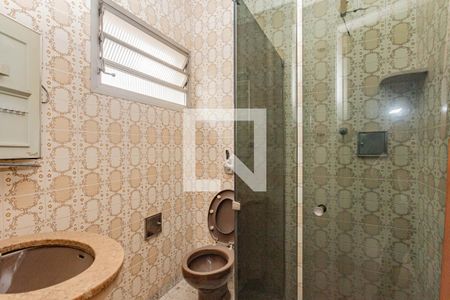 Casa à venda com 361m², 4 quartos e 5 vagasBanheiro da Suíte 2