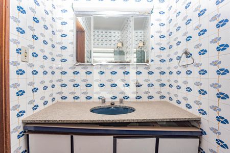 Casa à venda com 361m², 4 quartos e 5 vagasBanheiro da Suíte 1