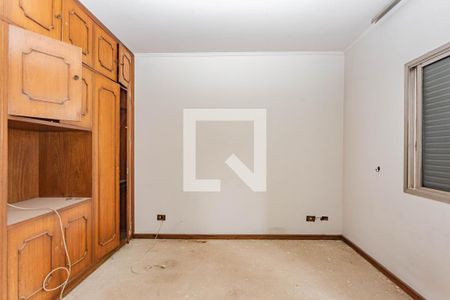 Casa à venda com 361m², 4 quartos e 5 vagasSuíte 2