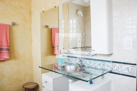 Casa à venda com 120m², 3 quartos e 2 vagas Casa à venda com 120m², 3 quartos e 2 vagasBanheiro