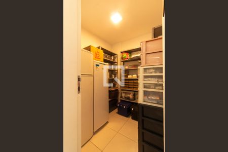 Apartamento à venda com 182m², 4 quartos e 3 vagas Apartamento à venda com 182m², 4 quartos e 3 vagasQuarto de Serviço