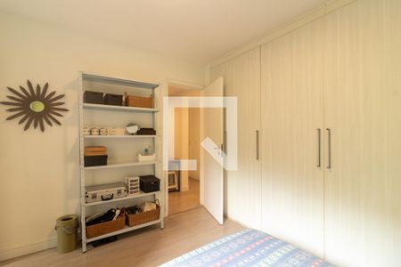 Apartamento à venda com 182m², 4 quartos e 3 vagas Apartamento à venda com 182m², 4 quartos e 3 vagasQuarto Suíte 2