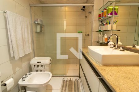 Apartamento à venda com 182m², 4 quartos e 3 vagas Apartamento à venda com 182m², 4 quartos e 3 vagasBanheiro da Suíte 1