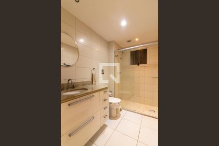 Apartamento à venda com 182m², 4 quartos e 3 vagas Apartamento à venda com 182m², 4 quartos e 3 vagasBanheiro Corredor