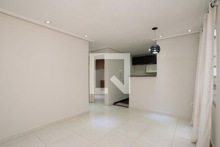 Sala de apartamento para alugar com 2 quartos, 45m² em Água Chata, Guarulhos