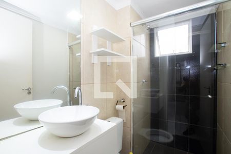 Banheiro de apartamento para alugar com 2 quartos, 45m² em Água Chata, Guarulhos