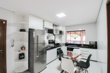 Casa para alugar com 145m², 4 quartos e 1 vaga Casa para alugar com 145m², 4 quartos e 1 vagaCozinha
