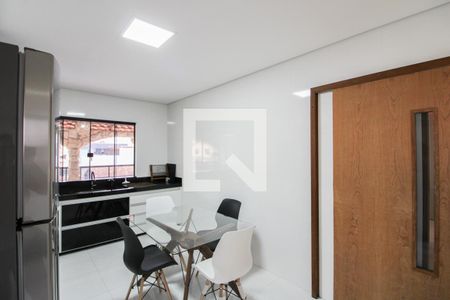 Casa para alugar com 145m², 4 quartos e 1 vaga Casa para alugar com 145m², 4 quartos e 1 vagaCozinha