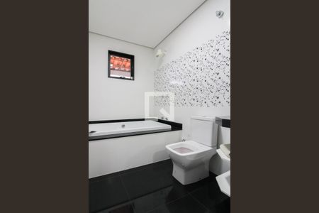 Casa para alugar com 145m², 4 quartos e 1 vaga Casa para alugar com 145m², 4 quartos e 1 vagaBanheiro da Suíte