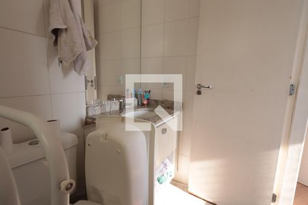 Apartamento à venda com 80m², 3 quartos e 1 vaga Apartamento à venda com 80m², 3 quartos e 1 vagaBanheiro da Suíte 2