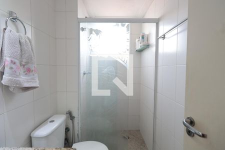 Apartamento à venda com 80m², 3 quartos e 1 vaga Apartamento à venda com 80m², 3 quartos e 1 vagaBanheiro da Suíte 1