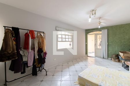 Casa à venda com 450m², 4 quartos e 4 vagas Casa à venda com 450m², 4 quartos e 4 vagasEdícula