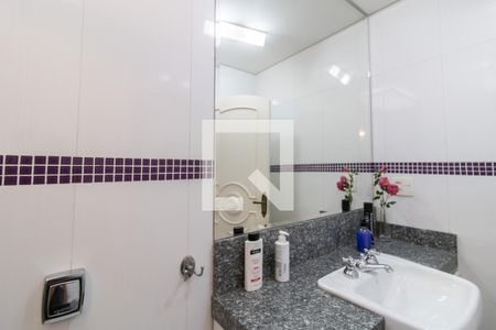 Casa à venda com 450m², 4 quartos e 4 vagas Casa à venda com 450m², 4 quartos e 4 vagasBnaheiro da Suíte 2