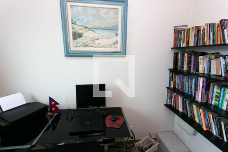 Casa à venda com 260m², 3 quartos e 5 vagasEscritório