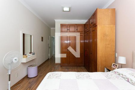 Casa à venda com 260m², 3 quartos e 5 vagasSuíte