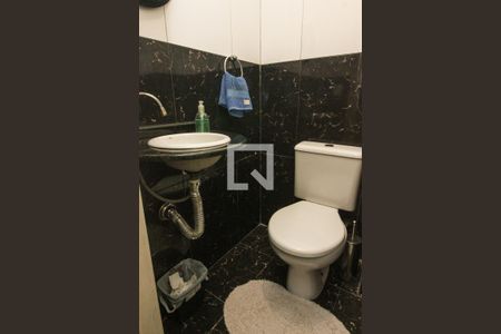 Casa de condomínio à venda com 177m², 3 quartos e 2 vagas Casa de condomínio à venda com 177m², 3 quartos e 2 vagasLavabo