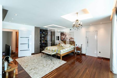 Casa para alugar com 780m², 5 quartos e 5 vagasSuíte Master