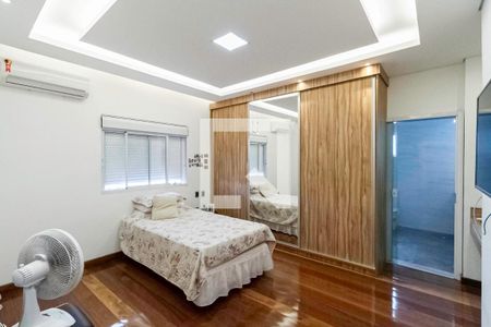 Casa para alugar com 780m², 5 quartos e 5 vagasSuíte 2