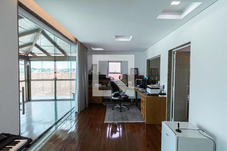 Casa para alugar com 780m², 5 quartos e 5 vagasSuíte Master