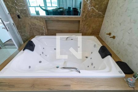 Casa para alugar com 780m², 5 quartos e 5 vagasBanheiro da suíte master