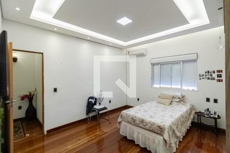 Casa para alugar com 780m², 5 quartos e 5 vagasSuíte 2