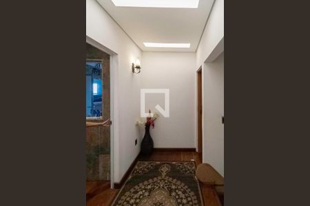 Casa para alugar com 780m², 5 quartos e 5 vagasCorredor