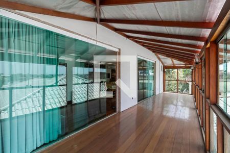 Casa para alugar com 780m², 5 quartos e 5 vagasVaranda da suíte master