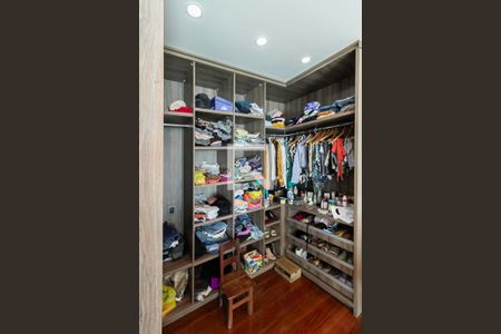 Casa para alugar com 780m², 5 quartos e 5 vagasCloset da suíte master